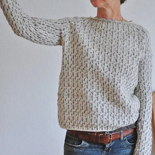 Victoria | Eleganter grauer Pullover mit stilvollem U-Boot-Ausschnitt