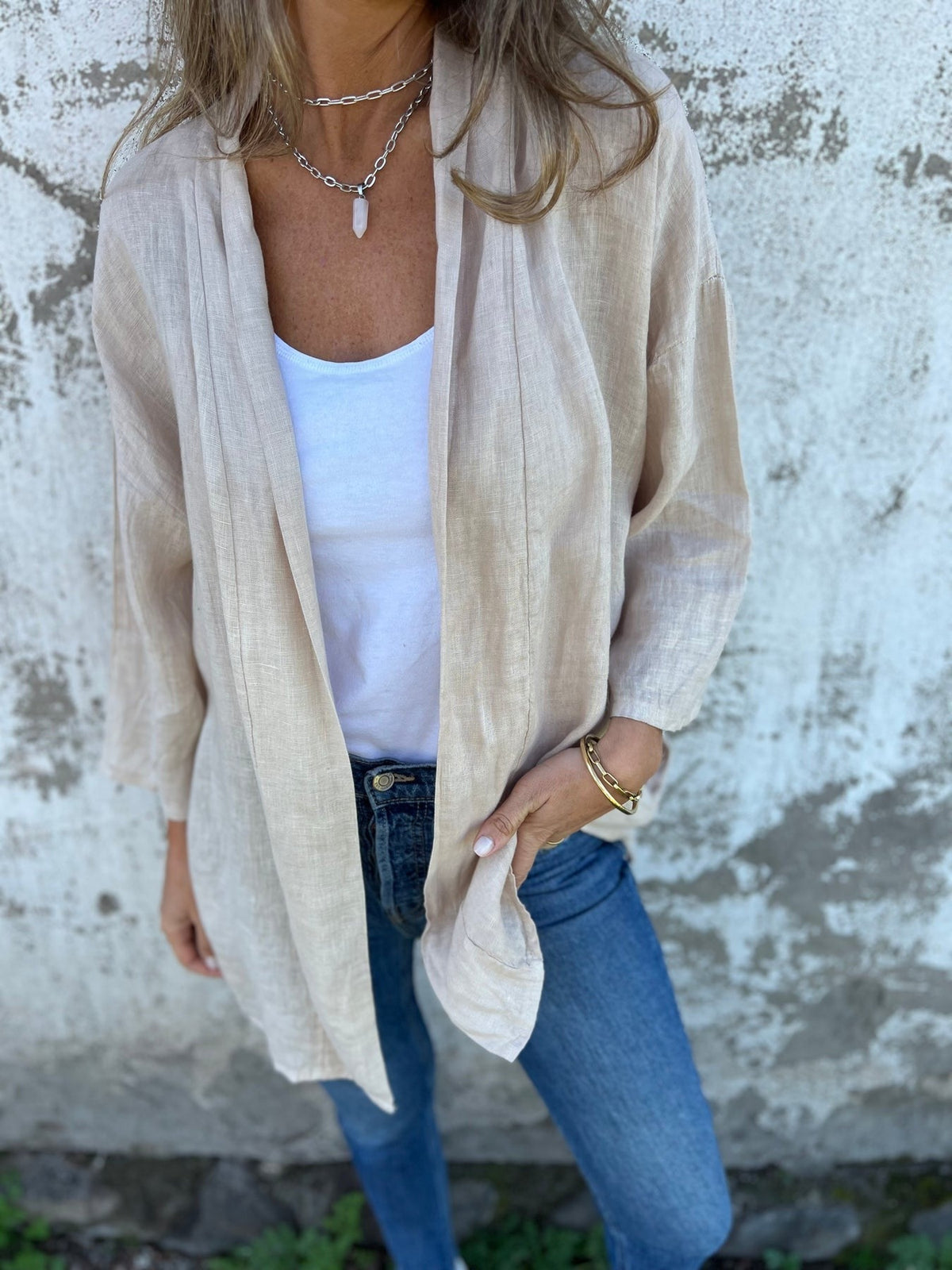 Leinen-Strickjacke mit verspielten Rüschen
