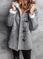 CHARLOTTE MANTEL | Zeitlose Wintereleganz neu interpretiert