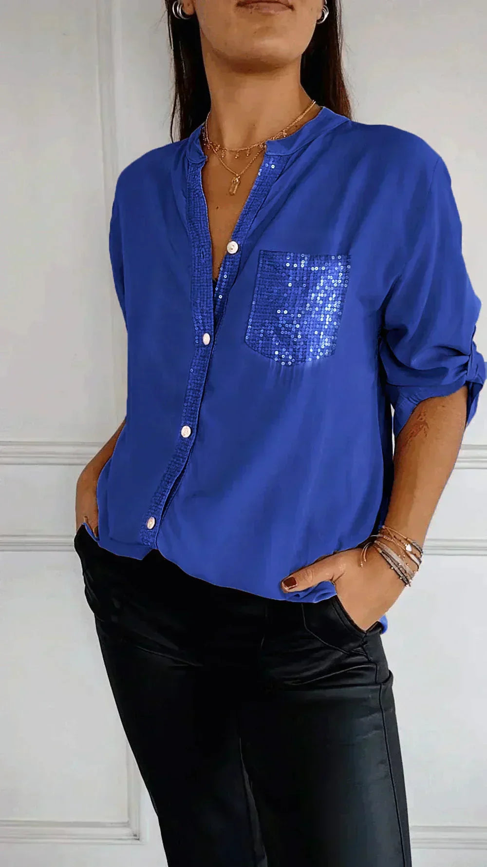 JASMINE | ELEGANT DAMTOPP MED V-RINGNING OCH GLITTRANDE PALJETTER