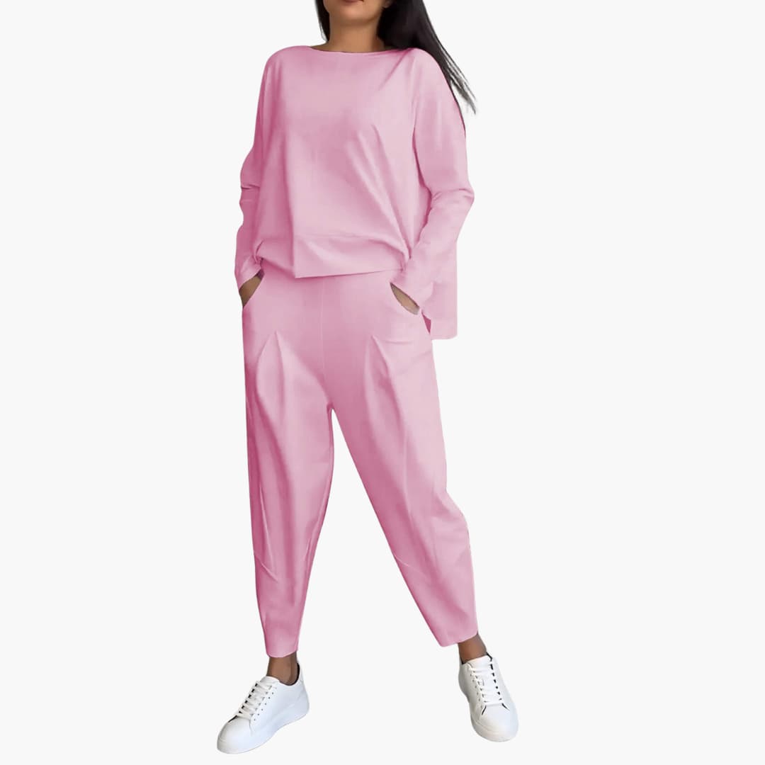Anna | Bekvämt tvådelat set med rund halsringning och modern stil