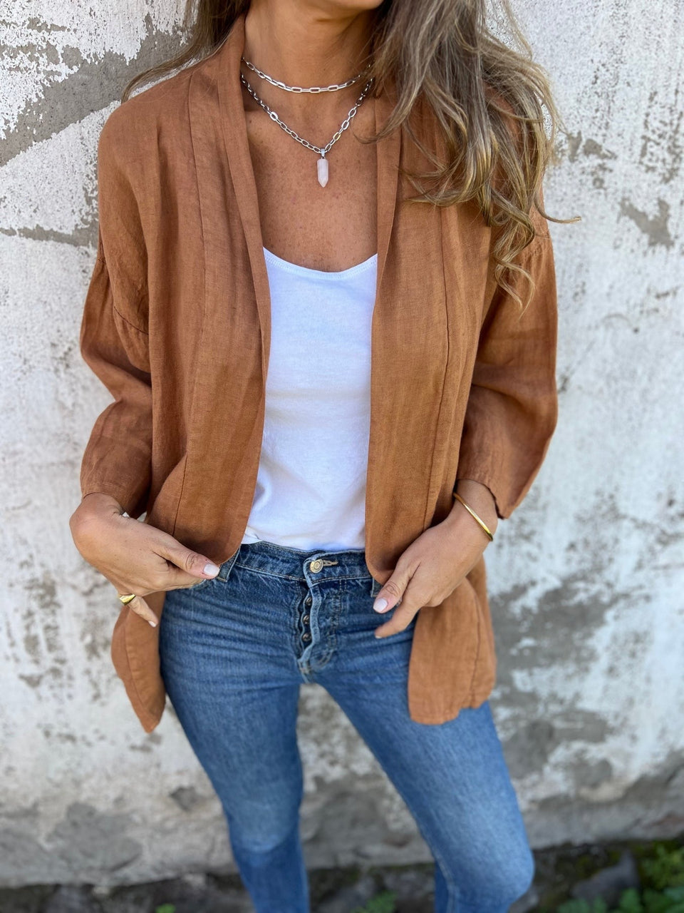 Leinen-Strickjacke mit verspielten Rüschen