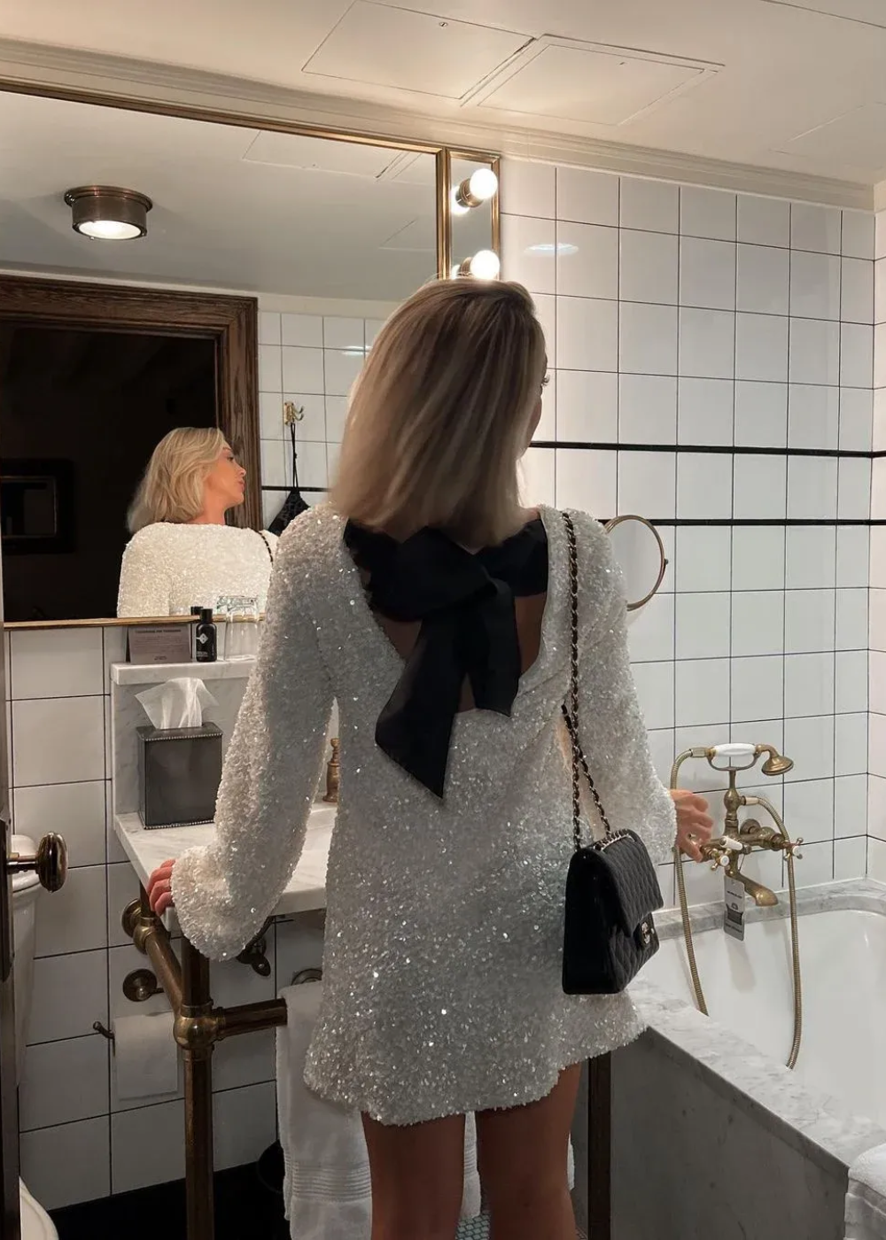Theresa | Elegant miniklänning med rosettstruktur