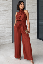ELEANOR | ELEGANT SET MED HALTERTOPP OCH VIDA BYXOR