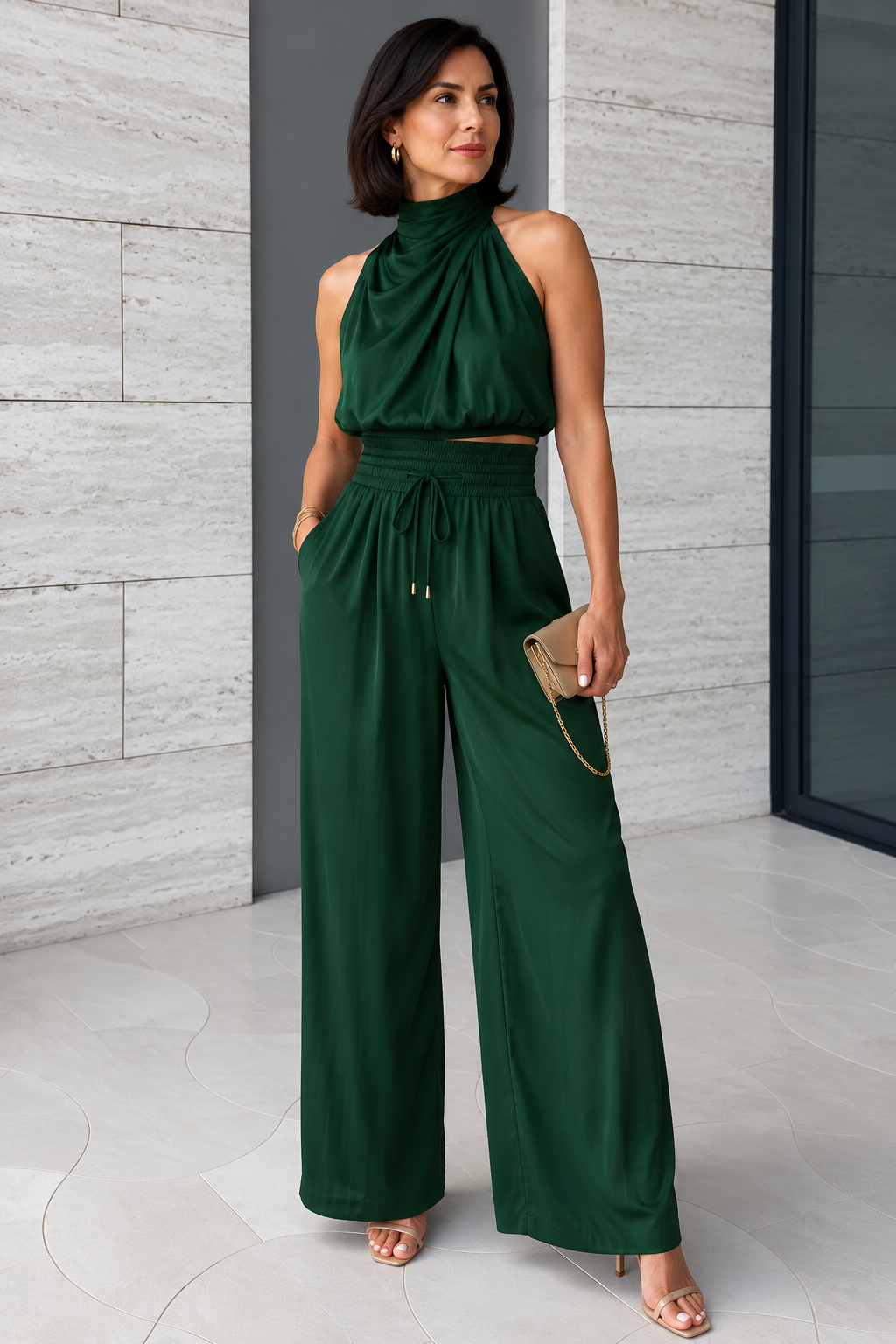 ELEANOR | ELEGANT SET MED HALTERTOPP OCH VIDA BYXOR