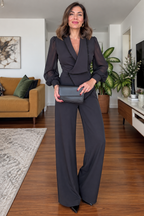 LYDIA | ELEGANT ASYMMETRISK DESIGNERKOSTYM MED STILREN KAVAJKRAGE