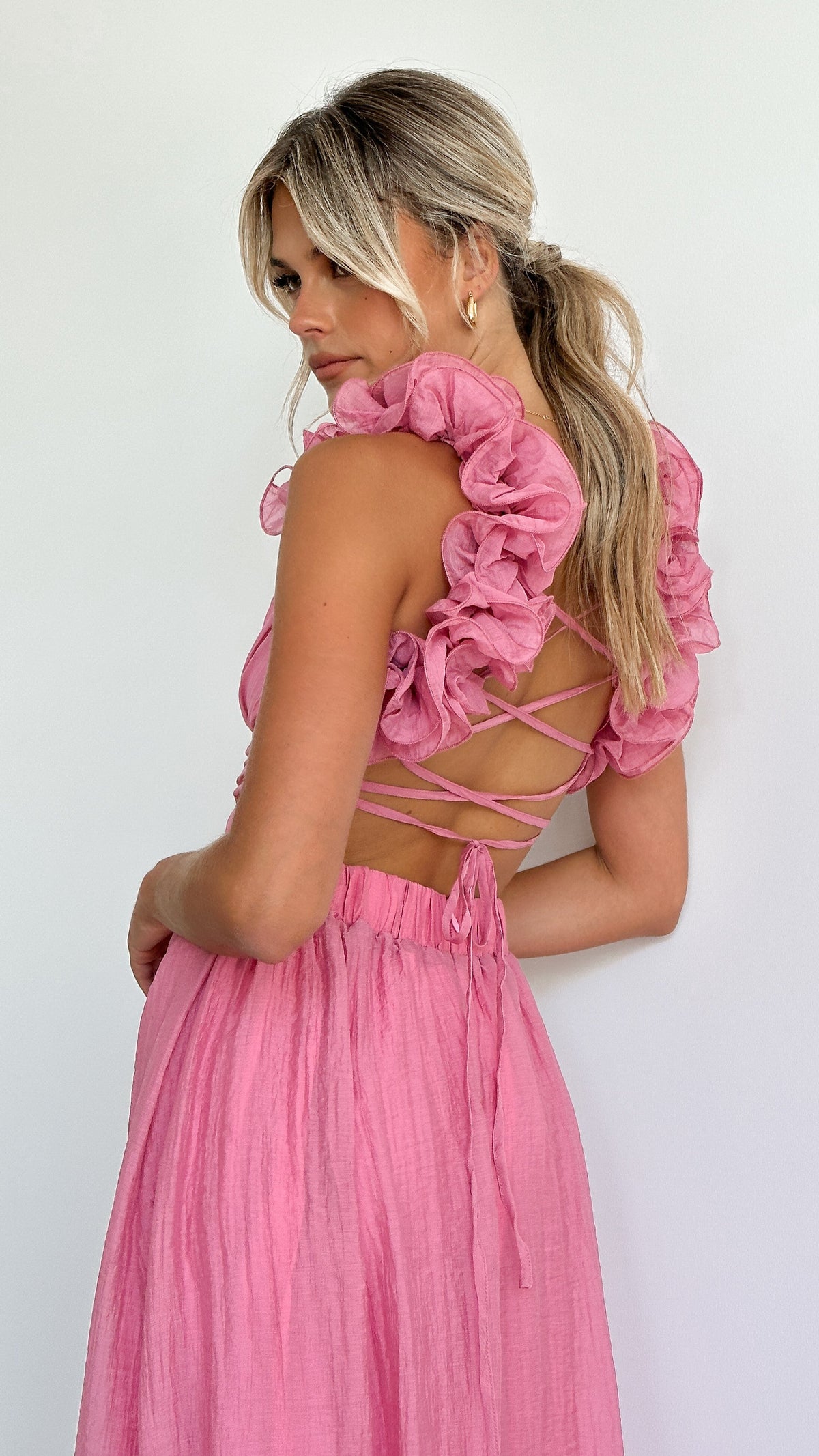 Leah | Elegant klänning med förföriskt djup V-ringning