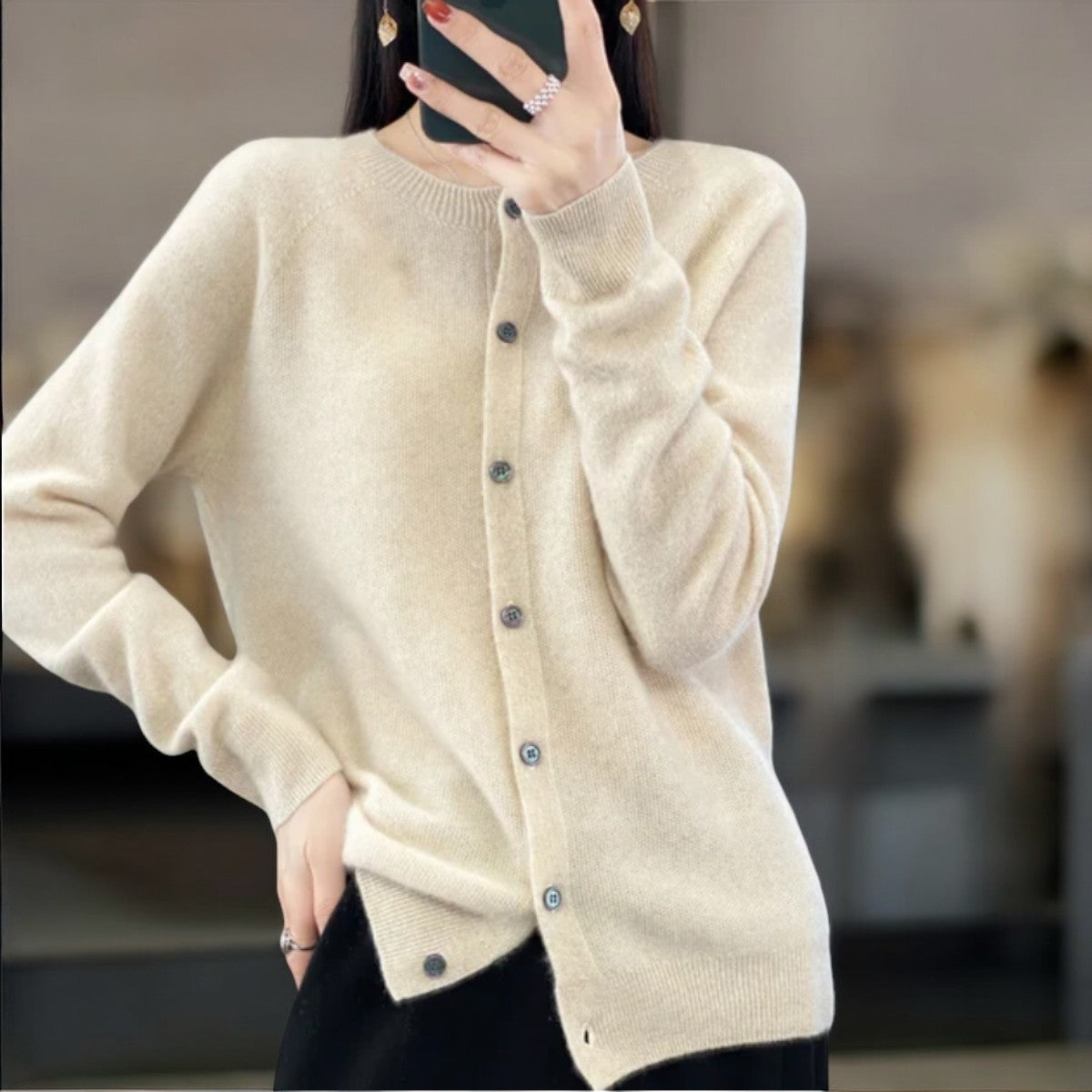 VIVIENNE I – Warme und gemütliche Strickjacke für stilvolle Wohlfühlmomente