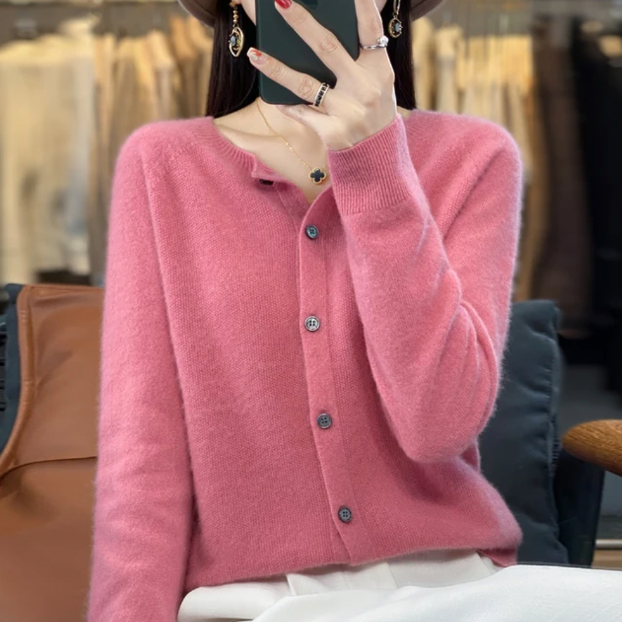 VIVIENNE I – Warme und gemütliche Strickjacke für stilvolle Wohlfühlmomente