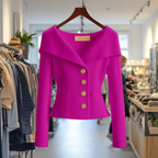 KARLA I – Luxuriöse Strickjacke geschniegelt
