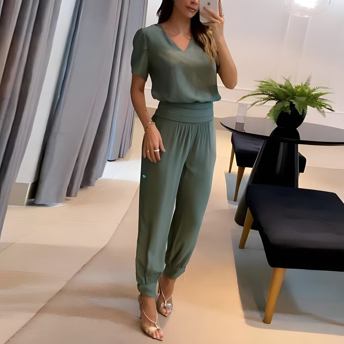 Alexandra | Trendigt blus- och byxset för en stilfull look