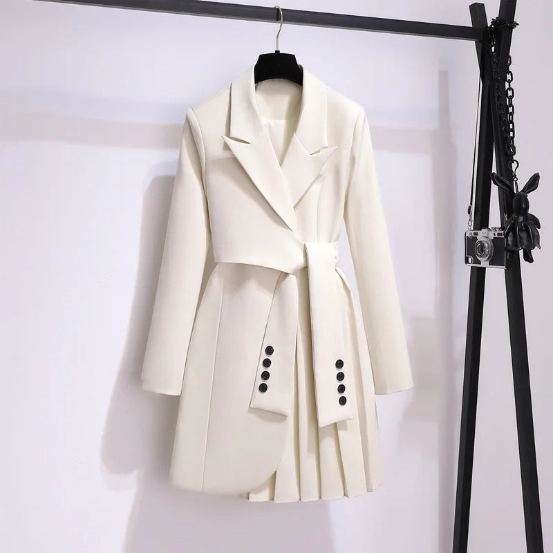 LOUISA | ELEGANT KAPPA MED PLISSERADE DETALJER