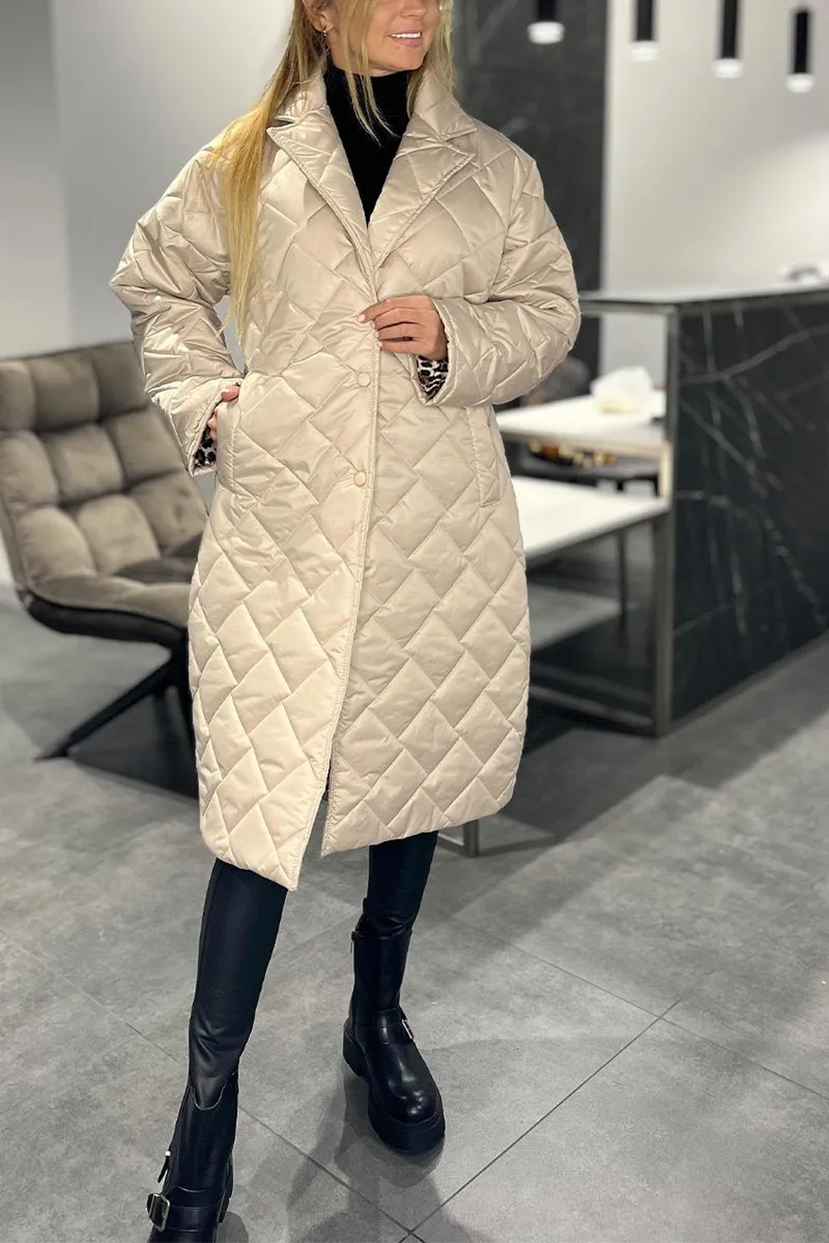 Kendall | Eleganter, figurschmeichelnder Wintermantel – Warm ohne aufzutragen, mit Leopard-Futter