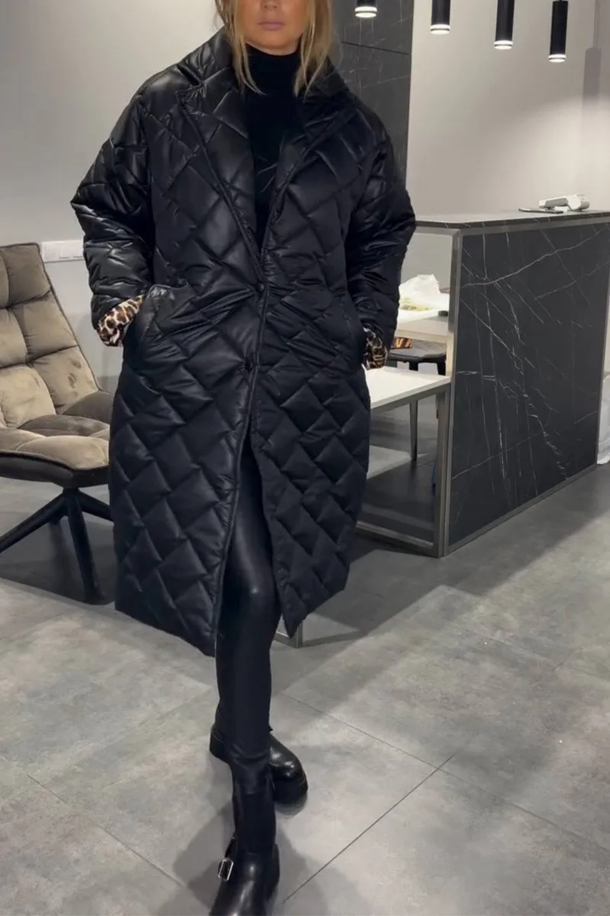 Kendall | Eleganter, figurschmeichelnder Wintermantel – Warm ohne aufzutragen, mit Leopard-Futter