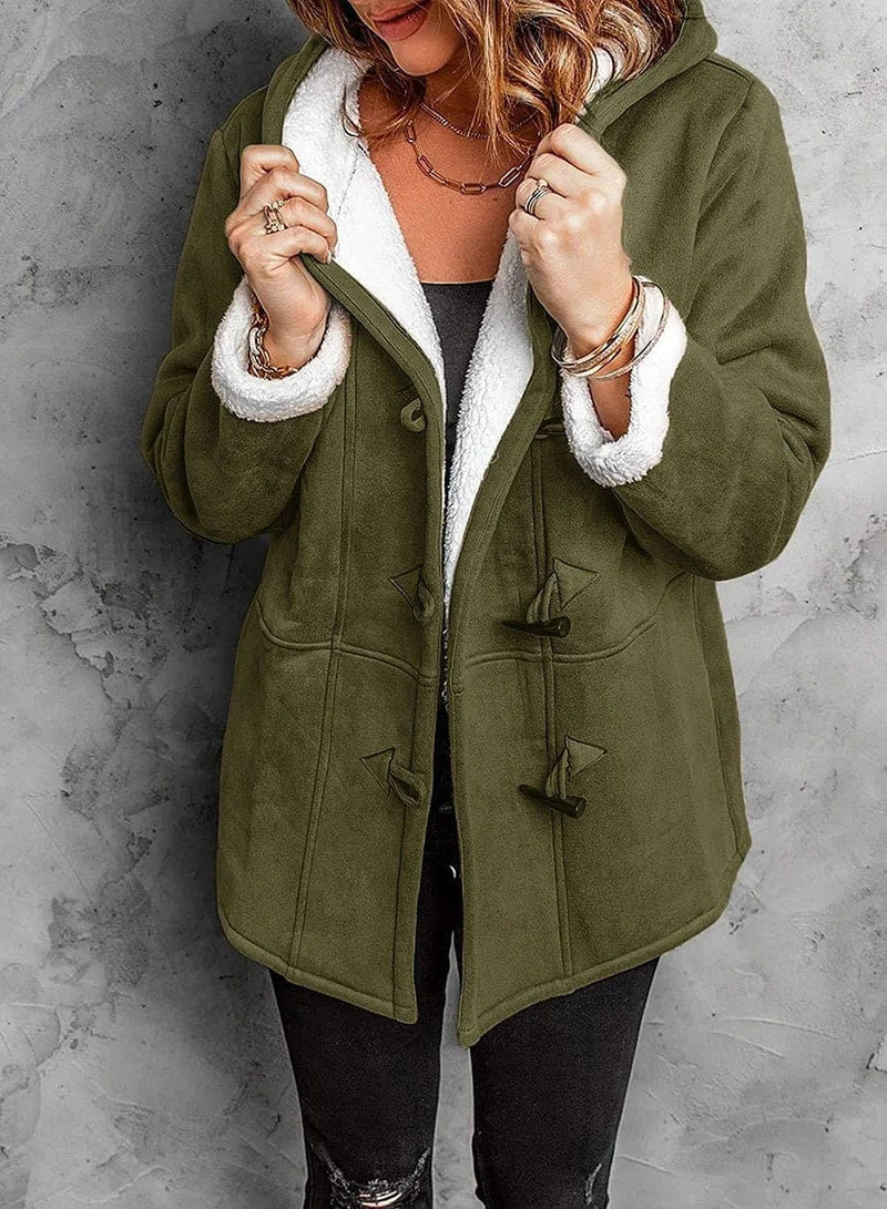 CHARLOTTE MANTEL | Zeitlose Wintereleganz neu interpretiert