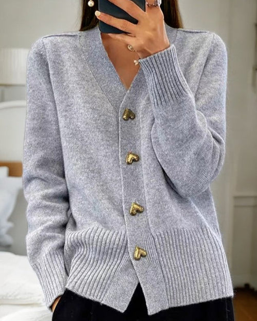 Adele | Eleganter Cardigan mit stilvollen Herzknöpfen