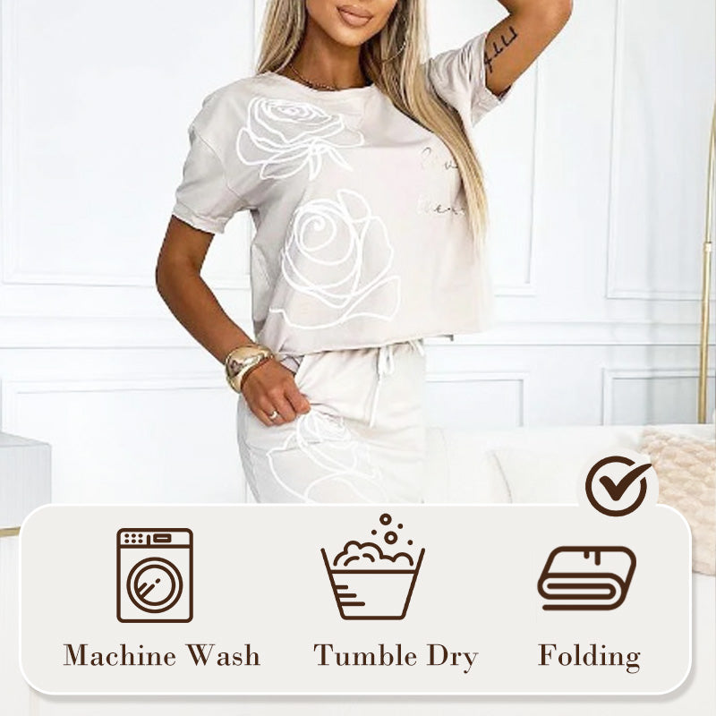 AMARA | Stilfullt set för damer med avslappnad blommig T-shirt och elegant bustierkjol